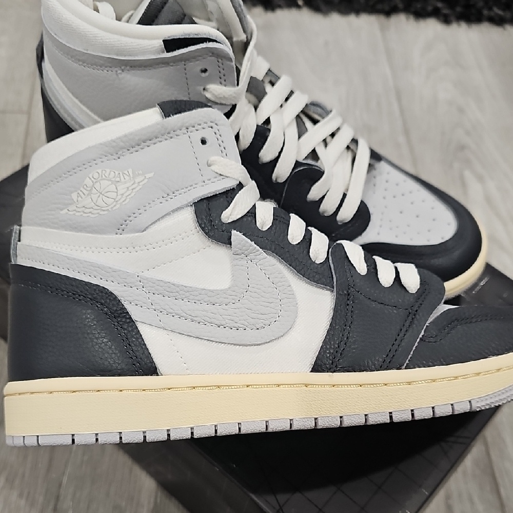 New High-Top Sneakers in Black and White - Picture 4 of 7